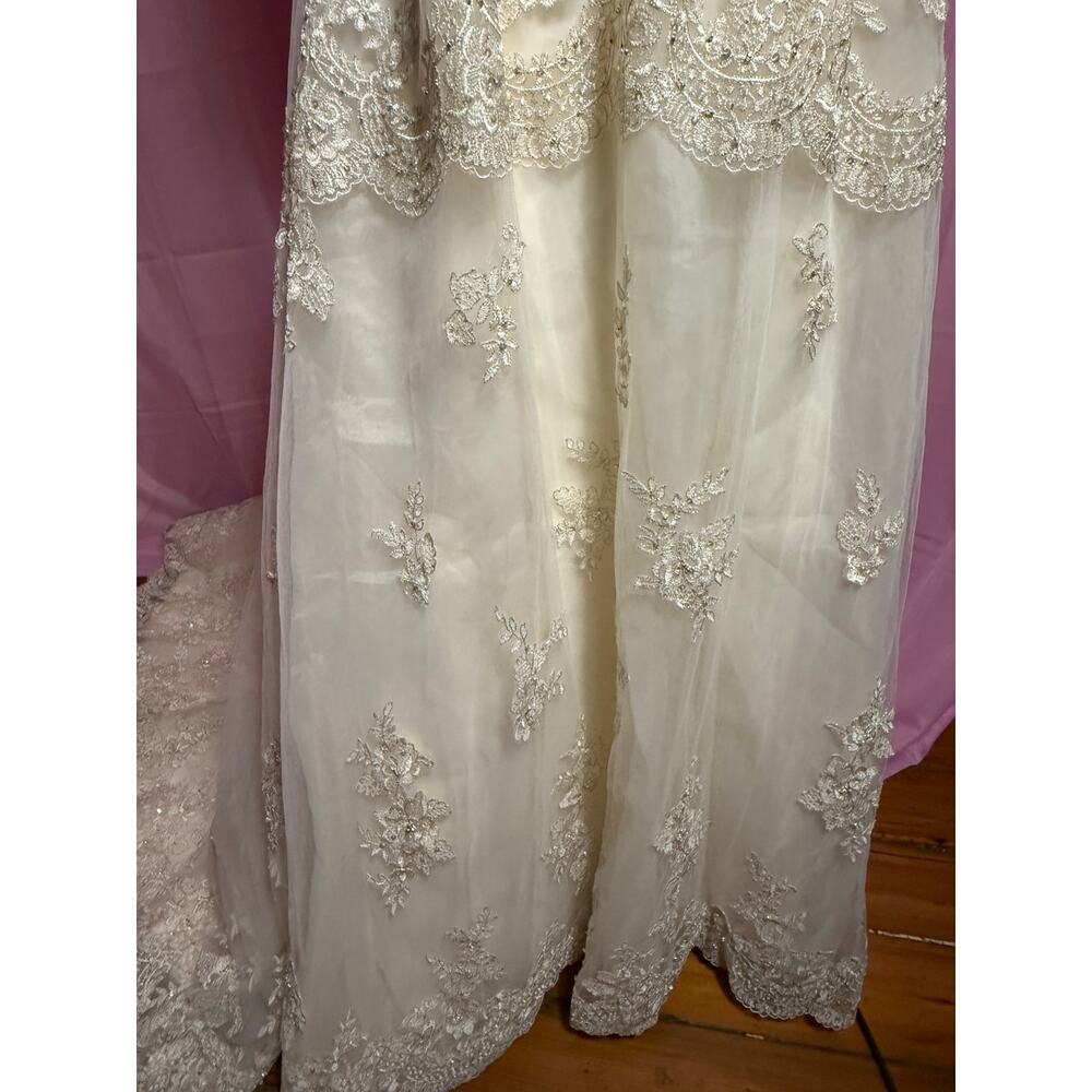 Stunning Maggie Sottero Haute Couture Lace Dress Size 4 - Picture 3 of 12